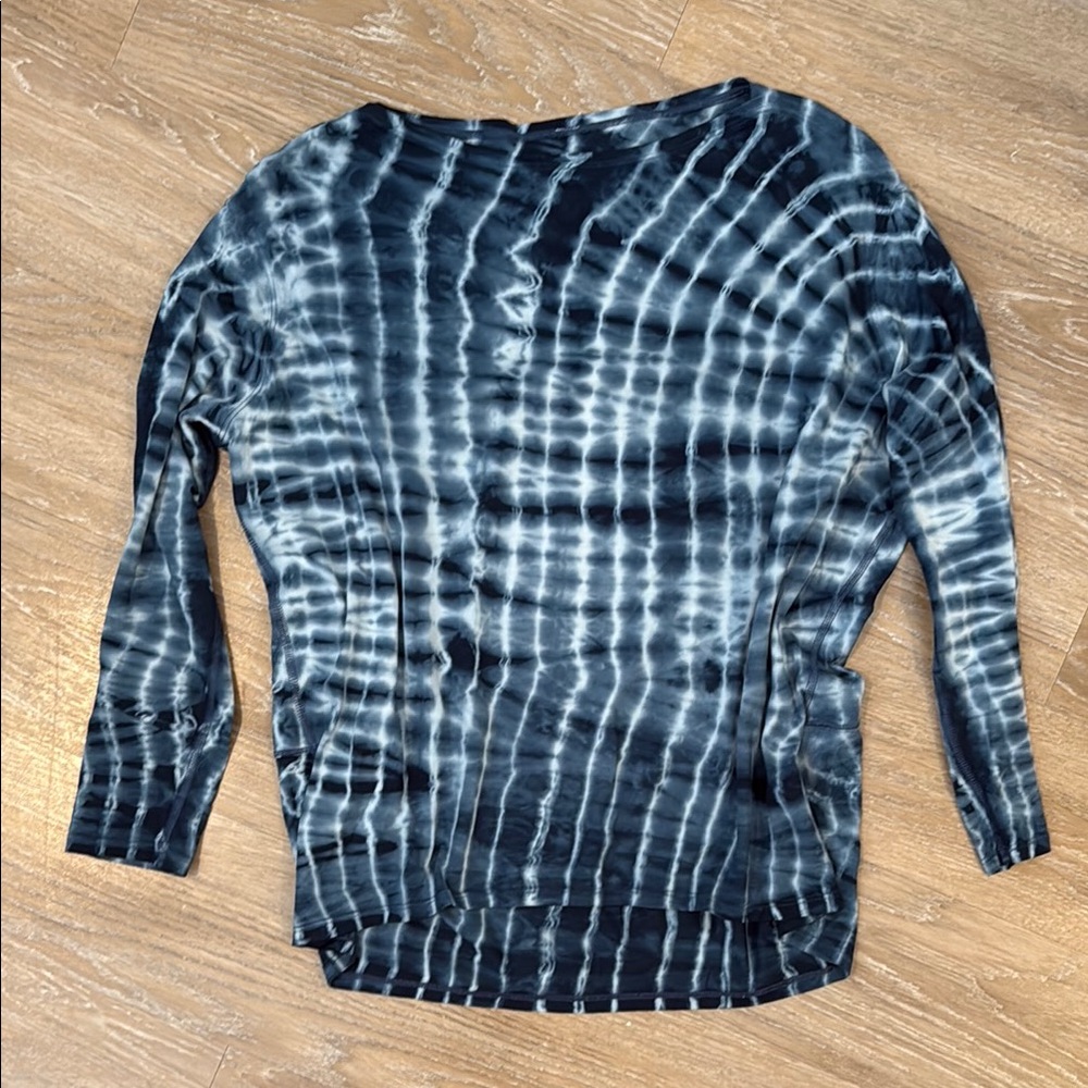 lululemon athletica Blue Tie-Dye Long Sleeve Top